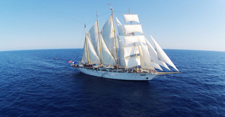 STAR CLIPPER